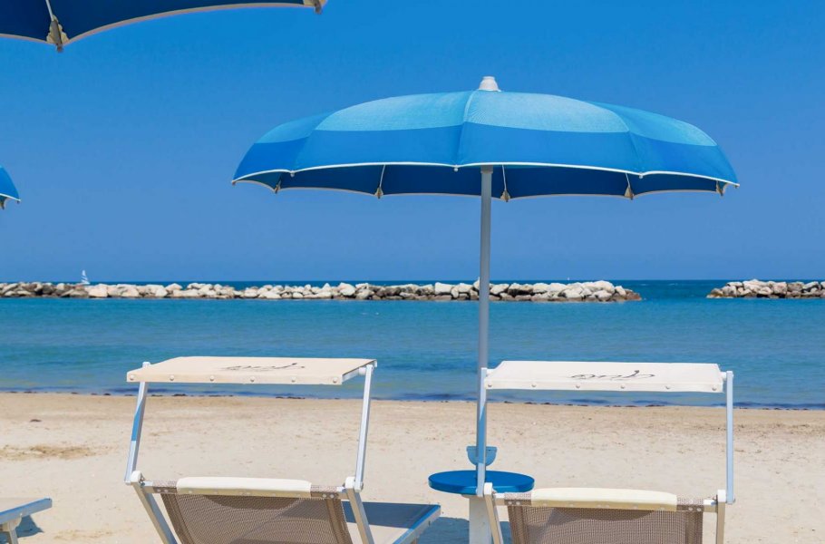 Offerte Maggio - Giugno Family Residence  Piscina Spiaggia Garage Bike Yoga e Palestra